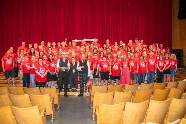 ABB THEATERUNION- Torsten Rasch, Katharina Thalbach und Pierre Besson die Schauspieler sind Fans vom 1. FC Union Berlin dem 1 Liga Fußballverein aus Berlin-Koepenick und waren oft in der Alten Foersterei bei den Heimspielen von Union , jetz der gegen Beuch in der Komödie der roten Fans von Union Berlin in der Komödie am Kurfürstendamm im Ernst-Reuter-Saal Berlin, Berlin den 12.07.2026 Berlin Deutschland *** ABB THEATERUNION: Torsten Rasch, Katharina Thalbach, and Pierre Besson—the actors—are fans of 1. FC Union Berlin, the Bundesliga soccer club from Berlin-Köpenick, and have often attended Union’s home games at the Alte Försterei, now in the play *The Red Fans of Union Berlin* at the Komödie am Kurfürstendamm in the Ernst Reuter Saal, Berlin, on July 12, 2026, Berlin, Germany