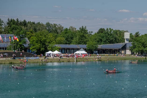 Die Boote mit den Nationalteams der Premier Woman machen sich fuer den Start des 2000 Meter - Rennens bereit GER, Drachenboot - Europameisterschaften Muenchen - Oberschleissheim, 12.07.2026 Foto: HMB Media Heike Feiner *** The boats carrying the Premier Woman national teams are getting ready for the start of the 2,000-meter race. GER, European Dragon Boat Championships, Munich-Oberschleissheim, July 12, 2026. Photo: HMB Media, Heike Feiner Copyright: HMBxMedia HeikexFeiner