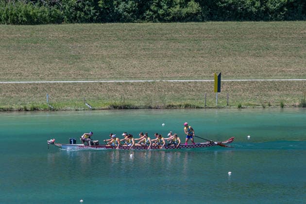 Das Boot der Ukraine in der Klasse Premier Woman im 2000 Meter - Rennen GER, Drachenboot - Europameisterschaften Muenchen - Oberschleissheim, 12.07.2026 Foto: HMB Media Heike Feiner *** The Ukrainian boat in the Premier Woman class during the 2,000-meter race, GER, European Dragon Boat Championships, Munich-Oberschleissheim, July 12, 2026. Photo: HMB Media, Heike Feiner Copyright: HMBxMedia HeikexFeiner