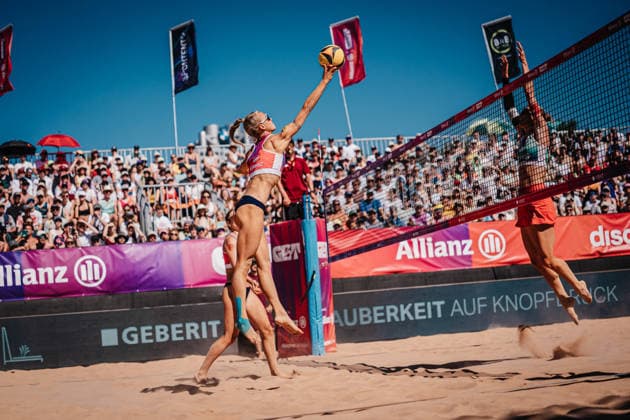 Beachvolleyball Frauen Allianz German Beach Tour 2026 Tourstop München 12.07.2026 Angriff Paula Schürholz München Zentraler Hochschulsport: Beach- Bayern Deutschland *** Women s Beach Volleyball: Allianz German Beach Tour 2026, Munich Stop, July 12, 2026; Spike by Paula Schürholz; Munich Central University Sports; Beach Bayern; Germany