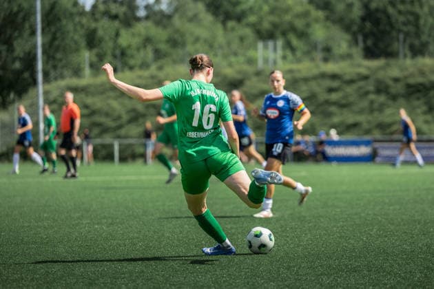 Fußball I Frauen I Freundschaftsspiel I DJK Arminia Ibbenbüren - DSC Arminia Bielefeld I 12.07.2026 Frieda Stockmann (16, DJK Arminia Ibbenbüren) Ibbenbüren Sportzentrum Schierloh NRW Deutschland *** Soccer I Women I Friendly Match I DJK Arminia Ibbenbüren vs. DSC Arminia Bielefeld I July 12, 2026 Frieda Stockmann, age 16, DJK Arminia Ibbenbüren Ibbenbüren Sports Center Schierloh, North Rhine-Westphalia, Germany Copyright: xLobeca CedricxSiefkerx