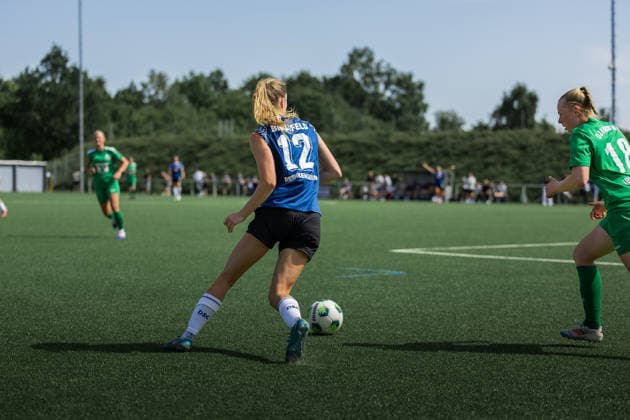 Fußball I Frauen I Freundschaftsspiel I DJK Arminia Ibbenbüren - DSC Arminia Bielefeld I 12.07.2026 Thandie Reinkensmeier (12, DSC Arminia Bielefeld) Ibbenbüren Sportzentrum Schierloh NRW Deutschland *** Soccer I Women s I Friendly Match I DJK Arminia Ibbenbüren vs. DSC Arminia Bielefeld I July 12, 2026 Thandie Reinkensmeier 12, DSC Arminia Bielefeld Ibbenbüren Schierloh Sports Center, North Rhine-Westphalia, Germany Copyright: xLobeca CedricxSiefkerx