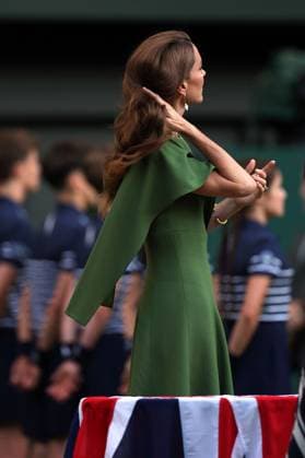 Catherine Princess of Wales on court to present the trophies Wimbledon Tennis Championships, Day 14, The All England Lawn Tennis and Croquet Club, London, UK - 12 Jul 2026London The All England Lawn Tennis and United Kingdom  Copyright: xEllaxLing Shutterstockx 16981034ea