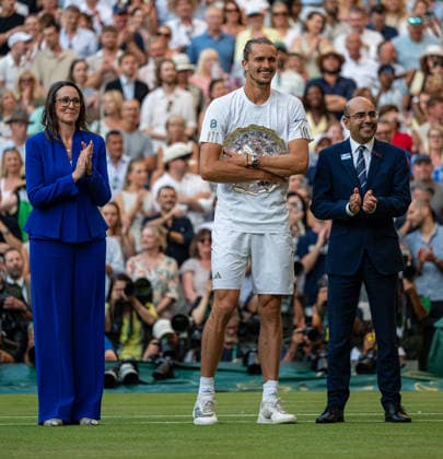 Tennis - Wimbledon Championship 2026 - Day 14 LONDON, ENGLAND - Sunday, July 12, 2026: Alexander Zverev (GER) with the runner s-up trophy after losing during the Gentlemen s Singles Final match on Day Fourteen of The Championships Wimbledon 2026 at the All England Lawn Tennis and Croquet Club. (Photo by Kirsten Holst Propaganda) LONDON All England Lawn Tennis and Croq GREATER LONDON ENGLAND  Copyright: xKirstenxHolstx 2026-07-12-084-Wimbledon_Day_14