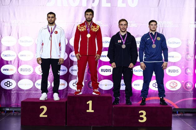 U20 European Championships Podium 92kg FS - Gold: Artur Togoev (RUS), Silver: Eyyup Cetin (TUR), Bronze: Sandro Kurashvili (GEO), Darius Adrian Sas (ROU) *** U20 European Championships Podium: 92 kg Freestyle—Gold: Artur Togoev (RUS); Silver: Eyyup Cetin (TUR); Bronze: Sandro Kurashvili (GEO); Darius Adrian Sas (ROU) Copyright: xJakexKirkmanx xUnitedxWorldxWresx Jake Kirkman United World Wres