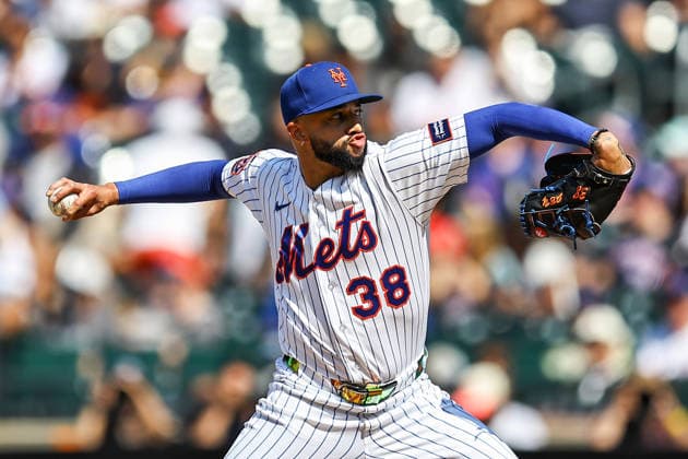 MLB, Baseball Herren, USA Boston Red Sox Vs. New York Mets New York Mets relief pitcher Devin Williams 38 throws during the ninth inning of a baseball game against the Boston Red Sox at Citi Field in Corona, New York, on July 12, 2026. Corona New York United States  Copyright: xGordonxDonovanx originalFilename:donovan-mlbbosto260712_np8cw.jpg