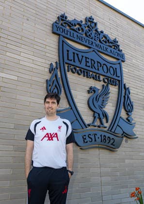 Football - Liverpool s new head coach Andoni Iraola KIRKBY, ENGLAND - Thursday, May 14, 2026: Liverpool s head coach Andoni Iraola poses for an official photocall ahead of his first press conference, PK, Pressekonferenz at the AXA Training Centre. (Photo by David Rawcliffe Propaganda) KIRKBY AXA Training Centre MERSEYSIDE ENGLAND  Copyright: xDavidxRawcliffex P2026-07-13-Liverpool_Andoni_Iraola-7