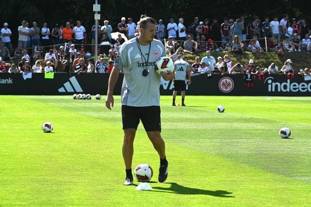 13.07.2026 xhpx Frankfurt am Main, Deutsche Bank Park Bundesliga Saison 2025 2026 Eintracht Frankfurt Training Co-Trainer Alex Meier (Eintracht Frankfurt) DFL DFB REGULATIONS PROHIBIT ANY USE OF PHOTOGRAPHS AS IMAGE SEQUENCES AND OR QUASI-VIDEO. *** July 13, 2026 xhpx Frankfurt am Main, Deutsche Bank Park, Bundesliga Season 2025–2026, Eintracht Frankfurt Training, Assistant Coach Alex Meier, Eintracht Frankfurt, DFL, DFB. REGULATIONS PROHIBIT ANY USE OF PHOTOGRAPHS AS IMAGE SEQUENCES AND OR QUASI-VIDEO