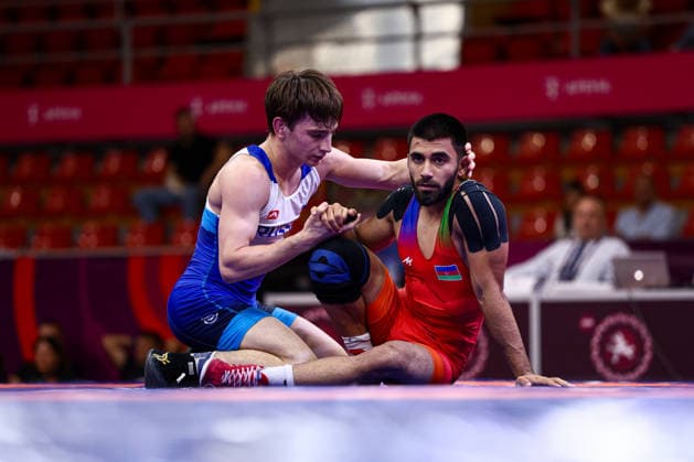 U20 European Championships 61kg FS - Usman Indirbaev (RUS) df. Jamal Abbasov (AZE) *** U20 European Championships, 61 kg Freestyle: Usman Indirbaev (RUS) defeated Jamal Abbasov (AZE) Copyright: xJakexKirkmanx xUnitedxWorldxWresx Jake Kirkman United World Wres