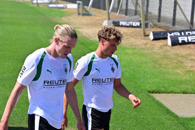 13.07.2026; Moenchengladbach; Fussball, Herren, Saison 2026 2027, Training Borussia Moenchengladbach v. li. David Herold (Gladbach), Robin Hack (Gladbach) DFL regulations prohibit any use of photographs as image sequences and or quasi-video. ista-Borussia-Park NRW Deutschland *** July 13, 2026, Mönchengladbach Soccer, Men s, 2026–2027 Season, Borussia Mönchengladbach Training: From left, David Herold (Gladbach), Robin Hack (Gladbach). DFL regulations prohibit any use of photographs as image sequences and or quasi-video content at Borussia Park, NRW, Germany.