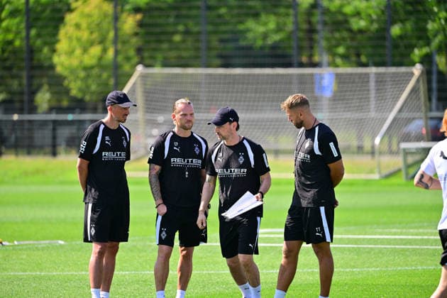 13.07.2026; Moenchengladbach; Fussball, Herren, Saison 2026 2027, Training Borussia Moenchengladbach v. li. Jan-Moritz Lichte Co-Trainer Gladbach), Eugen Polanski (Trainer Gladbach), Joern Menger (Athletiktrainer Gladbach), Tobias Trulsen (Co-Trainer Gladbach) DFL regulations prohibit any use of photographs as image sequences and or quasi-video. ista-Borussia-Park NRW Deutschland *** July 13, 2026, Mönchengladbach Soccer, Men s Team, 2026–2027 Season, Borussia Mönchengladbach Training (from left): Jan Moritz Lichte, Assistant Coach, Gladbach; Eugen Polanski, Head Coach, Gladbach; Jörn Menger, Strength and Conditioning Coach, Gladbach; Tobias Trulsen, Assistant Coach, Gladbach. DFL regulations prohibit any use of photographs as image sequences and or quasi-video content at Borussia Park, North Rhine-Westphalia, Germany