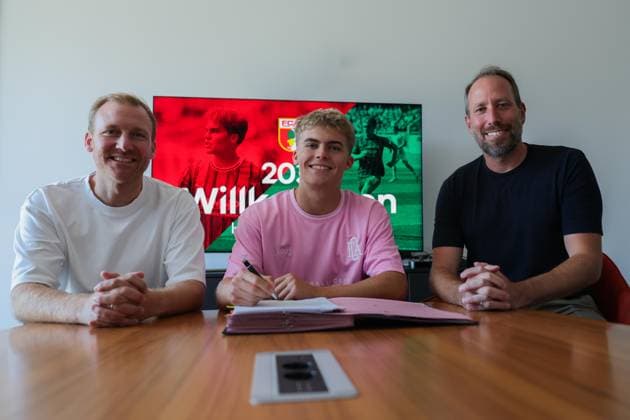 Football, Bundesliga 1, FC Augsburg presents new signing Hennes Behrens