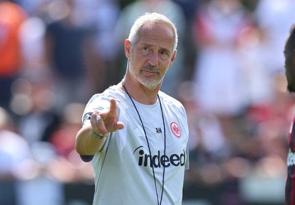 13.07.2026, Fussball Training, Eintracht Frankfurt, v.l., Trainer Adi Hütter (Eintracht Frankfurt) gibt Anweisungen, gestikuliert, mit den Armen gestikulieren, gives instructions, gesticulate DFL DFB REGULATIONS PROHIBIT ANY USE OF PHOTOGRAPHS AS IMAGE SEQUENCES AND OR QUASI-VIDEO. xdcx *** July 13, 2026, Soccer Practice, Eintracht Frankfurt, from left, Coach Adi Hütter of Eintracht Frankfurt gives instructions, gesticulates, waves his arms, gives instructions, gesticulates. DFL and DFB regulations prohibit any use of photographs as image sequences and or quasi-video. xdcx Copyright: HMBxMedia Claus