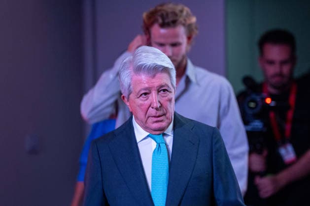 Atletico de Madrid s new player Morten Hjulmand. Atletico de Madrid s President Enrique Cerezo. July 13, 2026. (ALTERPHOTOS Acero) MadridSpain  Copyright: xAcerox