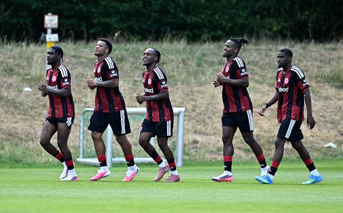13.07.2026, xfux, Fussball 1.Bundesliga, Eintracht Frankfurt - Trainingsstart Saison 2026 2027, v.l. Junior Dina Ebimbe (Eintracht Frankfurt), Jessic Ngankam (Eintracht Frankfurt), Junior Dina Ebimbe (Eintracht Frankfurt), Michy Batshuayi (Eintracht Frankfurt), Niels Nkounkou (Eintracht Frankfurt) (DFL DFB REGULATIONS PROHIBIT ANY USE OF PHOTOGRAPHS as IMAGE SEQUENCES and or QUASI-VIDEO) Frankfurt am Main *** July 13, 2026, xfux, Soccer, Bundesliga 1, Eintracht Frankfurt Starts Training for the 2026–2027 Season, from left: Junior Dina Ebimbe, Eintracht Frankfurt, Jessic Ngankam, Eintracht Frankfurt; Junior Dina Ebimbe, Eintracht Frankfurt; Michy Batshuayi, Eintracht Frankfurt; Niels Nkounkou, Eintracht Frankfurt. DFL and DFB regulations prohibit any use of photographs as image sequences and or quasi-video. Frankfurt am Main