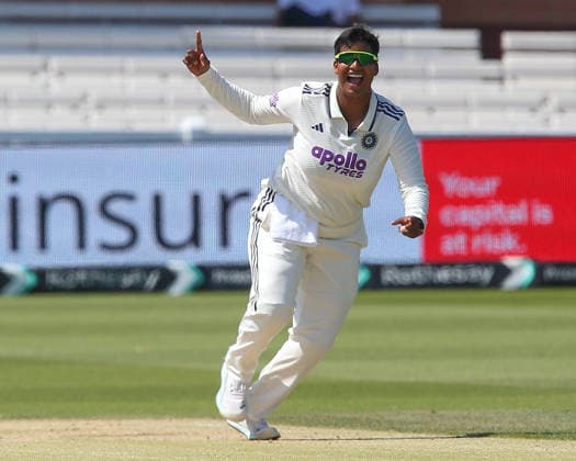 LONDON, ENGLAND - JULY 13: WICKET 157-8. Wicket taker Deepti Sharma of India celebrates after Issy Wong of England is out bowled during day 4 of the Rothesay Test Match between England and India at Lord s Cricket Ground on July 13, 2026 in London, England.  Copyright: xJayxPatel SPPx Sportspressphoto_SPR190307