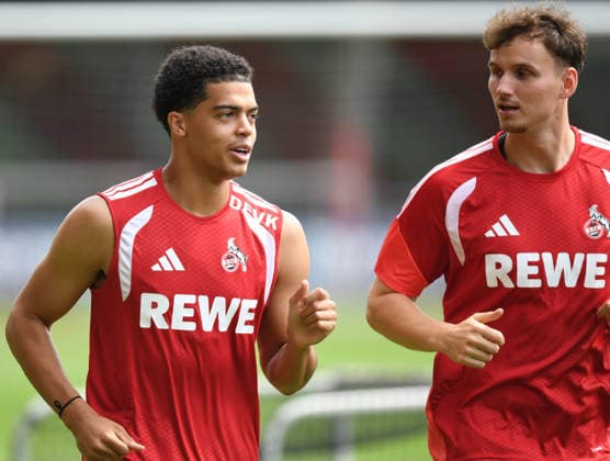 13.07.2026, xophax, Fussball 1.Bundesliga, 1.FC Koeln , Trainingsauftakt am Geissbockheim. Jahmai Simpson - Pusey (1.FC Köln ) , ,links und Rav van den Berg , rechts ( 1.FC Köln ) Koeln *** July 13, 2026, xophax, Soccer, Bundesliga 1, 1. FC Köln, First day of training at Geissbockheim: Jahmai Simpson Pusey (1. FC Köln), left, and Rav van den Berg (1. FC Köln), right