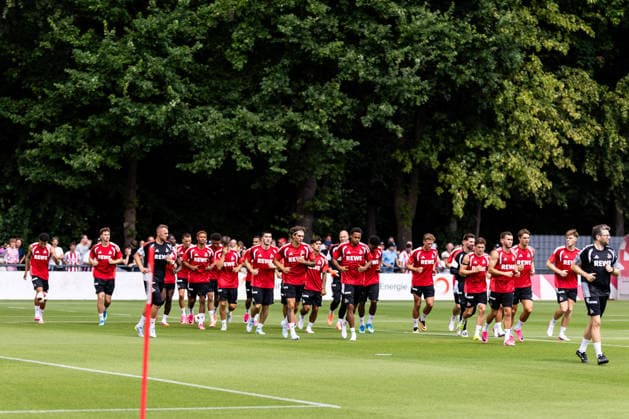 COLOGNE, GERMANY - JULY 13: Warm Up, the squad running during the first training session of season 2026 27 at Geissbockheim on July 13, 2026 in Cologne, Germany. North Rhine Westphalia Germany Copyright: xSteffiexWunderlx