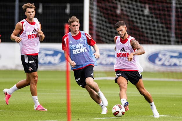 COLOGNE, GERMANY - JULY 13: Tom Krauss (Krauß, 1. FC Koeln, 5) controls the ball against Isak Johannesson (1. FC Koeln, 18) during the first training session of season 2026 27 at Geissbockheim on July 13, 2026 in Cologne, Germany. North Rhine Westphalia Germany Copyright: xSteffiexWunderlx