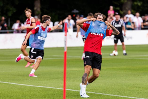 COLOGNE, GERMANY - JULY 13: Julian Pauli (1. FC Koeln) frustrated, pulling up his jersey during the first training session of season 2026 27 at Geissbockheim on July 13, 2026 in Cologne, Germany. North Rhine Westphalia Germany Copyright: xSteffiexWunderlx