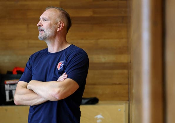 Bietigheim, Handball SG BBM Bietigheim Trainingsauftakt, Trainer Hartmut Mayerhoffer *** Bietigheim, Handball: SG BBM Bietigheim Kicks Off Training Season, Coach Hartmut Mayerhoffer