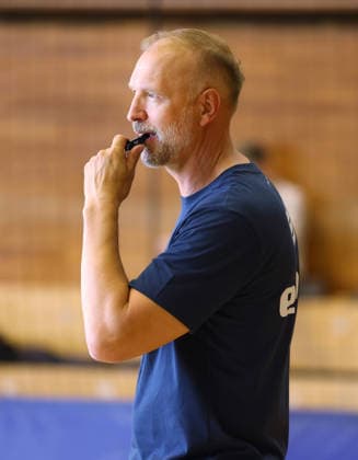 Bietigheim, Handball SG BBM Bietigheim Trainingsauftakt, Trainer Hartmut Mayerhoffer *** Bietigheim, Handball: SG BBM Bietigheim Kicks Off Training Season, Coach Hartmut Mayerhoffer