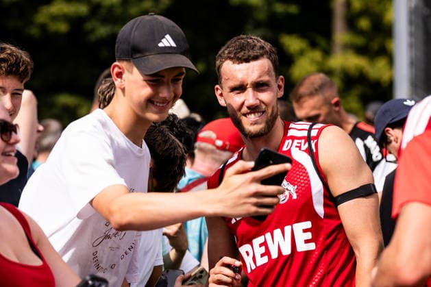 COLOGNE, GERMANY - JULY 13: Luca Waldschmidt (1. FC Koeln, 7) interacting with fans during the first training session of season 2026 27 at Geissbockheim on July 13, 2026 in Cologne, Germany. North Rhine Westphalia Germany Copyright: xSteffiexWunderlx