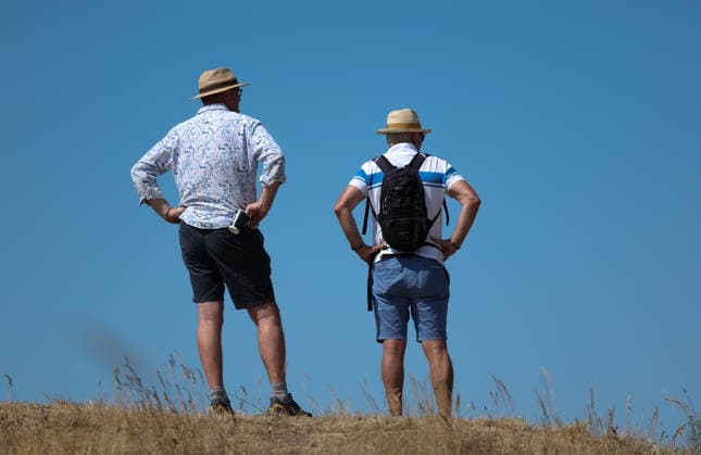 154th Open Golf Championships - Practice Day Spectators look on during practice day at the British Open Golf Championships at Royal Birkdale in Southport, Britain, 13 July 2026. SOUTHPORT UNITED KINGDOM  Copyright: xADAMxVAUGHANx