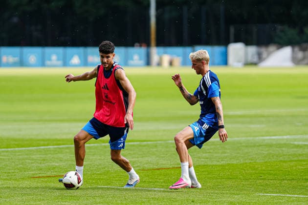 Daniel Elfadli (Hamburger SV, 08), Albert Gronbaek (Hamburger SV, 11) GER, Training Hamburger SV, Fussball, 1. Bundesliga, Saison 2026 2027, 13.07.2026 GER, Training Hamburger SV, Fussball, 1. Bundesliga, Saison 2026 2027, 13.07.2026 Hamburg *** Daniel Elfadli, Hamburger SV, 08; Albert Gronbaek, Hamburger SV, 11 GER; Hamburger SV practice, soccer, Bundesliga 1, 2026–2027 season, July 13, 2026 GER, Hamburg SV Training, Soccer, Bundesliga 1, 2026–2027 Season, July 13, 2026 Hamburg Copyright: xEibner-Pressefoto MarcelxvonxFehrnx EP_MFN