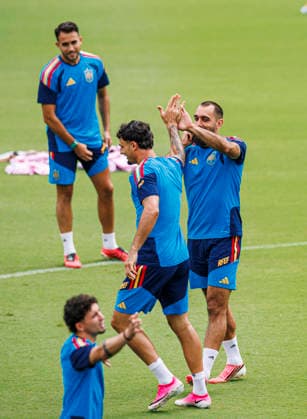 Spain national team, Nationalteam World Cup 13 07 2026 Marc Pubill of Spain (L) and Borja Iglesias of Spain (R) during the Spanish national team s training session at Cotton Bowl in Dallas, United States of America on July 13, 2026. Photo (PGS Photo Agency) Dallas usa Copyright: xPGSxPhotoxAgencyx