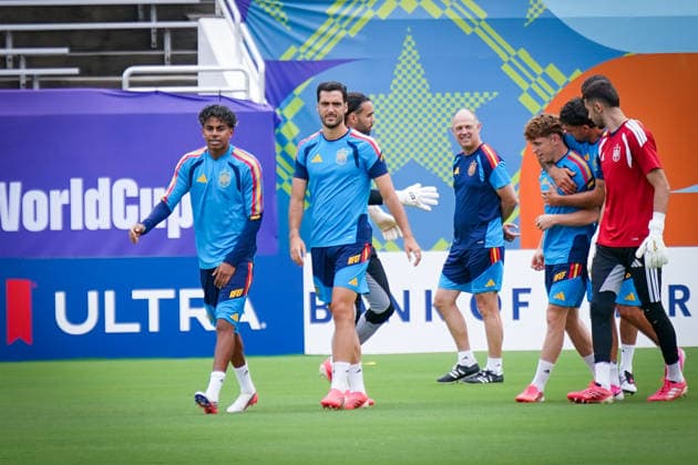 USA: Fußball FIFA World Cup, WM, Weltmeisterschaft, Fussball 2026 Halbfinale Matchday -1 Training Spanien Cotton Bowl Stadium (Dallas, Dallas County, Texas): Lamine Yamal (Spanien 19) Mikel Merino (Spanien 6) *** USA Soccer 2026 FIFA World Cup Semifinals Matchday 1 Training Spain Cotton Bowl Stadium Dallas, Dallas County, Texas Lamine Yamal Spain 19 Mikel Merino Spain 6 Copyright: xJOERANxSTEINSIEKx