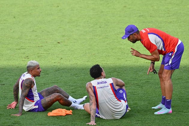 foto IPP lisa guglielmi Firenze 13-07-2026 ritiro precampionato serie a 2026-2027 allenamento fiorentina nella foto Fabio Grosso (allenatore Fiorentina) con Dodò e Viery Fernandes italy photo press world copyright italy ITALY  Copyright: xR4924_italyphotopressx