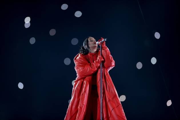 YEARENDER 2023 FACES OF THE YEAR Yearender 2023 Faces of the Year epa10998603 Rihanna performs during halftime of Super Bowl LVII between the AFC champion Kansas City Chiefs and the NFC champion Philadelphia Eagles at State Farm Stadium in Glendale, Arizona, 12 February 2023. GLENDALE United States  Copyright: xCAROLINExBREHMANx
