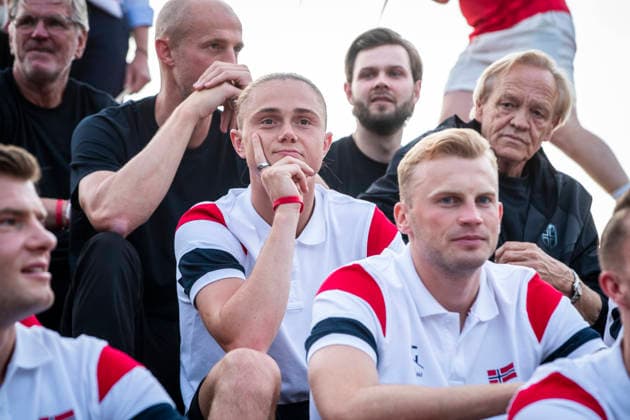 Herrelandslaget hylles i Oslo Oslo 20260713. Herrelandslaget i fotball blir mott av publikum pa Slottsplassen etter hjemkomsten til Norge fra USA mandag. Foto: Trond R. Teigen NTB Foto: Trond R. Teigen NTB Oslo Norge EDITORIAL USE ONLY. RESTRICTED USE FOR BETTING COMPANIES Ref:_SPOkDGq_Y7noc4.jpg *** Men s National Team Honored in Oslo Oslo 20260713 The men s national soccer team is greeted by the crowd at Slottsplassen after returning to Norway from the U.S. on Monday. Photo: Trond R. Teigen, NTB. Photo: Trond R. Teigen, NTB. Oslo, Norway. EDITORIAL USE ONLY. RESTRICTED USE FOR BETBETTING COMPANIES  Copyright: xTrondxR.xTeigenx xNTBx