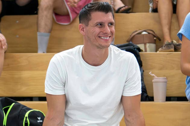 1.EM-Qualifikation Turnen Halle Saale Halle, Deutschland 13.Juli 2026: Im Bild:Lukas Dauser (SV Halle) lachend, laechelnd, gut gelaunt, grinst, grinsend, Halle Saale Turnhalle im TZ Halle Saale Sachsen Anhalt Deutschland *** 1 European Championships Qualifying Round, Gymnastics, Halle Saale Gymnasium, Halle, Germany, July 13, 2026. Pictured: Lukas Dauser of SV Halle, laughing, smiling, in a good mood, grinning, Halle Saale Gymnasium at the TZ Halle Saale, Saxony-Anhalt, Germany