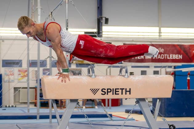 1.EM-Qualifikation Turnen Halle Saale Halle, Deutschland 13.Juli 2026: Im Bild:Lucas Kochan (SC Cottbus) Halle Saale Turnhalle im TZ Halle Saale Sachsen Anhalt Deutschland *** 1 European Championships Qualifying Round, Gymnastics, Halle Saale Gymnasium, Halle, Germany, July 13, 2026. Pictured: Lucas Kochan, SC Cottbus, Halle Saale Gymnasium, TZ Halle Saale, Saxony-Anhalt, Germany