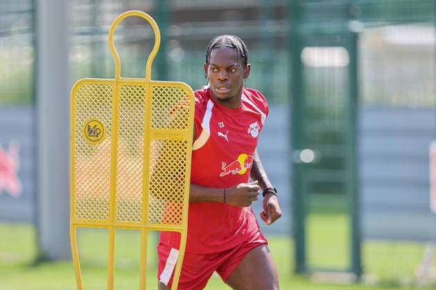 13.07.2026, xtgx, Fussball 1. Bundesliga, RB Leipzig Auftakttraining und Pressekonferenz emspor, v.l. Castello Lukeba (Leipzig, 23) (DFL DFB REGULATIONS PROHIBIT ANY USE OF PHOTOGRAPHS as IMAGE SEQUENCES and or QUASI-VIDEO) Leipzig *** July 13, 2026, xtgx, Soccer 1st Bundesliga, RB Leipzig Season-Opening Training and Press Conference emspor, v l Castello Lukeba Leipzig, 23 DFL DFB REGULATIONS PROHIBIT ANY USE OF PHOTOGRAPHS as IMAGE SEQUENCES and or QUASI-VIDEO Leipzig