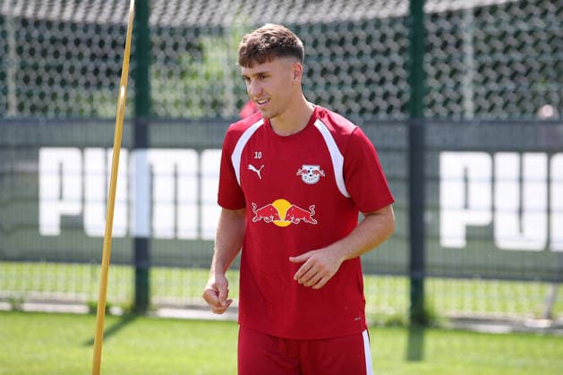 13.07.2026, xtgx, Fussball 1. Bundesliga, RB Leipzig Auftakttraining und Pressekonferenz emspor, v.l. Brajan Gruda (Leipzig, 10) (DFL DFB REGULATIONS PROHIBIT ANY USE OF PHOTOGRAPHS as IMAGE SEQUENCES and or QUASI-VIDEO) Leipzig *** July 13, 2026, xtgx, Soccer 1st Bundesliga, RB Leipzig Season-Opener Training and Press Conference emspor, v l Brajan Gruda Leipzig, 10 DFL DFB REGULATIONS PROHIBIT ANY USE OF PHOTOGRAPHS as IMAGE SEQUENCES and or QUASI-VIDEO Leipzig
