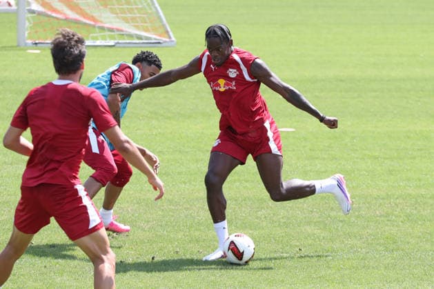 Bundesliga: Auftakttraining von RB Leipzig, 13.07.2026 Castello Lukeba (23, RB Leipzig). Fußball-Bundesliga, Saison 2026 2027: Auftaktraining von RB Leipzig am 13.07.2026 im RB-Trainingszentrum am Cottaweg. *** RB Leipzig s Bundesliga Season-Opener Training Session, July 13, 2026, Castello Lukeba 23, RB Leipzig Soccer Bundesliga, 2026–2027 Season: RB Leipzig s season-opener training session on July 13, 2026, at the RB Training Center on Cottaweg Copyright: xBEAUTIFULxSPORTS JanxKaeferx