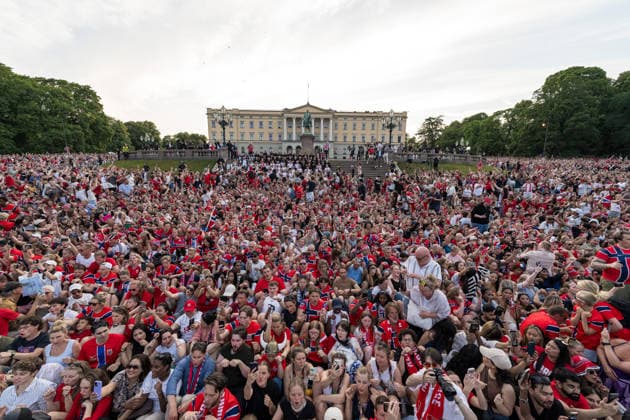 260713 Fans of Norway at a team reception during day 33 of the FIFA World Cup, WM, Weltmeisterschaft, Fussball 2026 on July 13, 2026 in Oslo. Photo: Marius Nordnes BILDBYRAN COP 185 VG0993 bbeng fotball football soccer fotboll fifa world cup vm fotball-vm vm 2026 norge norway team reception publik *** July 13, 2026: Fans of Norway at a team reception on day 33 of the 2026 FIFA World Cup, 2026 in Oslo. Photo by Marius Nordnes. BILDBYRAN COP 185 VG0993 bbeng soccer football fotboll FIFA World Cup World Cup 2026 Norway team reception audience  Copyright: MARIUSxNORDNES BB260713BB351