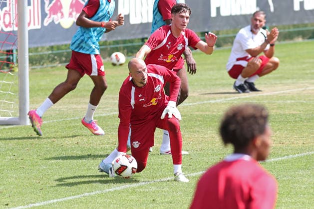 Bundesliga: Auftakttraining von RB Leipzig, 13.07.2026 Torwart Leopold Zingerle (25, RB Leipzig). Fußball-Bundesliga, Saison 2026 2027: Auftaktraining von RB Leipzig am 13.07.2026 im RB-Trainingszentrum am Cottaweg. *** RB Leipzig s Bundesliga preseason training session, July 13, 2026; goalkeeper Leopold Zingerle, 25; RB Leipzig soccer, Bundesliga, 2026–2027 season; RB Leipzig s preseason training session on July 13, 2026, at the RB Training Center on Cottaweg Copyright: xBEAUTIFULxSPORTS JanxKaeferx