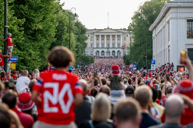 260713 Fans of Norway at a team reception during day 33 of the FIFA World Cup, WM, Weltmeisterschaft, Fussball 2026 on July 13, 2026 in Oslo. Photo: Jon Olav Nesvold BILDBYRAN COP 217 VG0993 football fifa world cup 2026 day 33 norway team reception bbeng publik *** July 13, 2026: Fans of Norway at a team reception on day 33 of the 2026 FIFA World Cup, 2026 in Oslo. Photo by Jon Olav Nesvold, BILDBYRAN COP 217 VG0993: soccer, FIFA World Cup 2026, Day 33, Norway, team reception, BBENG, audience  Copyright: JONxOLAVxNESVOLD BB260713JE010