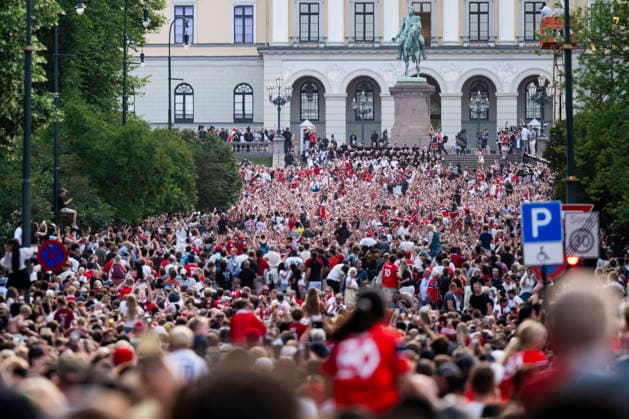 260713 Fans of Norway at a team reception during day 33 of the FIFA World Cup, WM, Weltmeisterschaft, Fussball 2026 on July 13, 2026 in Oslo. Photo: Jon Olav Nesvold BILDBYRAN COP 217 VG0993 football fifa world cup 2026 day 33 norway team reception bbeng publik *** July 13, 2026: Fans of Norway at a team reception on day 33 of the 2026 FIFA World Cup, 2026 in Oslo. Photo by Jon Olav Nesvold, BILDBYRAN COP 217 VG0993: soccer, FIFA World Cup 2026, Day 33, Norway, team reception, BBENG, audience  Copyright: JONxOLAVxNESVOLD BB260713JE011