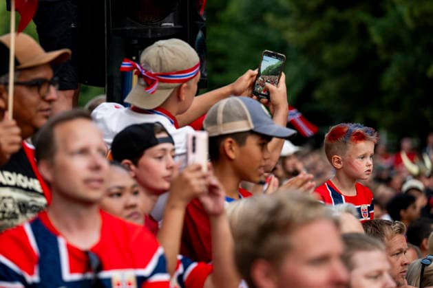 260713 Fans of Norway at a team reception during day 33 of the FIFA World Cup, WM, Weltmeisterschaft, Fussball 2026 on July 13, 2026 in Oslo. Photo: Jon Olav Nesvold BILDBYRAN COP 217 VG0993 football fifa world cup 2026 day 33 norway team reception bbeng publik *** July 13, 2026: Fans of Norway at a team reception on day 33 of the 2026 FIFA World Cup, 2026 in Oslo. Photo by Jon Olav Nesvold, BILDBYRAN COP 217 VG0993: soccer, FIFA World Cup 2026, Day 33, Norway, team reception, BBENG, audience  Copyright: JONxOLAVxNESVOLD BB260713JE019