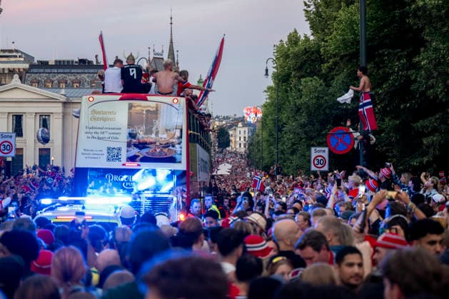 260713 Fans of Norway at a team reception during day 33 of the FIFA World Cup, WM, Weltmeisterschaft, Fussball 2026 on July 13, 2026 in Oslo. Photo: Jon Olav Nesvold BILDBYRAN COP 217 VG0993 football fifa world cup 2026 day 33 norway team reception bbeng publik barn *** July 13, 2026: Fans of Norway at a team reception on day 33 of the 2026 FIFA World Cup, 2026 in Oslo. Photo by Jon Olav Nesvold, BILDBYRAN COP 217 VG0993: soccer, FIFA World Cup 2026, Day 33, Norway, team reception, BBENG, audience, children  Copyright: JONxOLAVxNESVOLD BB260713JE041