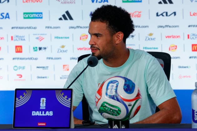 July 13, 2026, Arlington, Texas, USA: France midfielder WARREN ZAIRE-EMERY (18) speaks to members of the media during a press conference, PK, Pressekonferenz at Dallas Stadium ahead of their semifinal match against France at the 2026 FIFA World Cup, WM, Weltmeisterschaft, Fussball Arlington USA - ZUMAa325 20260713_zsa_a325_006 Copyright: xDavidxBalleringxIix