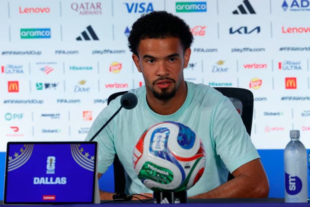July 13, 2026, Arlington, Texas, USA: France midfielder WARREN ZAIRE-EMERY (18) speaks to members of the media during a press conference, PK, Pressekonferenz at Dallas Stadium ahead of their semifinal match against France at the 2026 FIFA World Cup, WM, Weltmeisterschaft, Fussball FIFA World Cup 2026 - France Press Conference  - ZUMAa325 20260713_zsa_a325_016 Copyright: xDavidxBalleringxIix