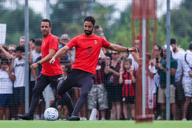 SOCCER - Serie A - AC Milan training session Photo by IPA ABACAPRESS.COM86660745 - Ruben Amorim, head coach of AC Milan, seen in action during an AC Milan 2026 27 training session at Milanello in Milan, Italy Milano Italy  Copyright: xIPAxSport ABACAx