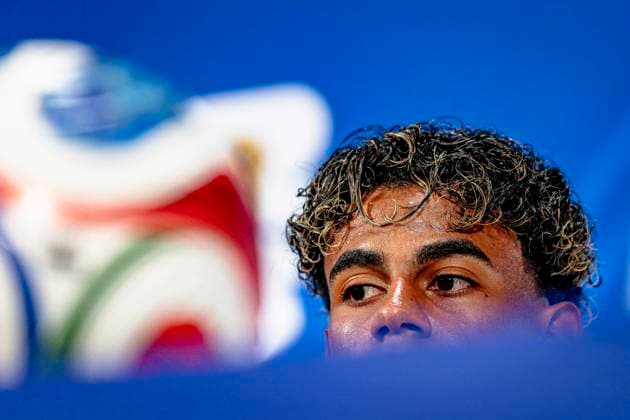 DALLAS - Lamine Yamal of Spain during the 2026 World Cup, Spain MD-1 press conference, PK, Pressekonferenz at AT&T Stadium on July 13, 2026 in Dallas, United States. (Photo by Stefan Koops EYE4IMAGES DeFodi Images) - *** DALLAS: Lamine Yamal of Spain during the 2026 World Cup, Spain Matchday 1 press conference at AT&T Stadium on July 13, 2026, in Dallas, United States. Photo by Stefan Koops, EYE4IMAGES, DeFodi Images