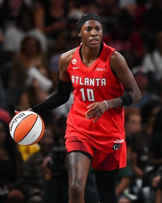 COLLEGE PARK, GA - JULY 13: Atlanta forward Rhyne Howard (10) brings the ball up the court during the WNBA, Basketball Damen, USA game between the Los Angeles Sparks and the Atlanta Dream on July 13th, 2026 at Gateway Center Arena in College Park, GA. (Photo by Rich von Biberstein Icon Sportswire) WNBA: JUL 13 Los Angeles Sparks at Atlanta Dream EDITORIAL USE ONLY Icon260713025